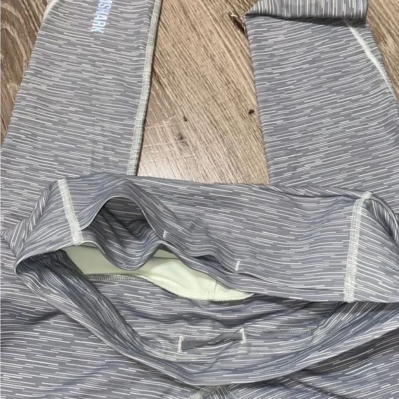 Grey Gymshark Leggings Size Small (S) - Picture 4 of 6